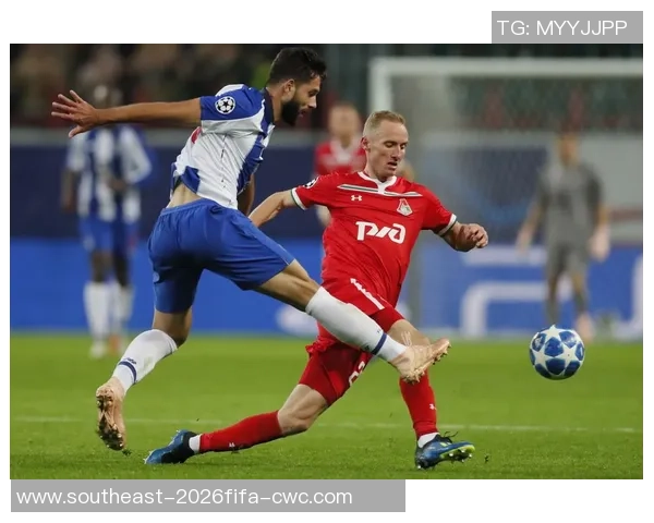 济南火车头足球队奋勇争先展现拼搏精神与团队合作魅力 济南火车头足球队奋勇争先展现拼搏精神与团队合作魅力